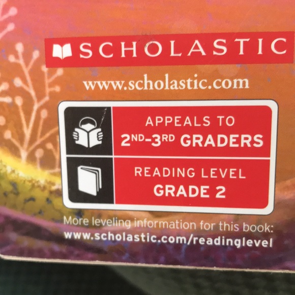 Dolphin school splash’s secret friend by Catherine Hapka - Picture 5 of 11